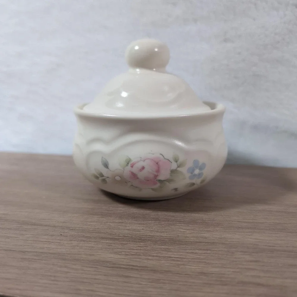 Vintage Pfaltzgraff Tea Rose Creamer & Sugar Bowl w Lid Pink Floral USA Stonewar